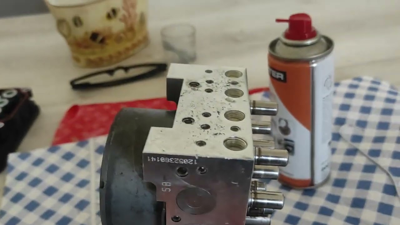 Revisione controller ABS ATE MK100 Continental, con valvole idrauliche bloccate.