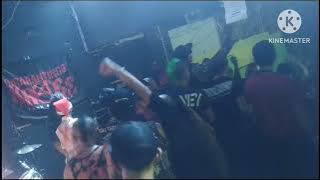 Dislaw show band di party punk bandung