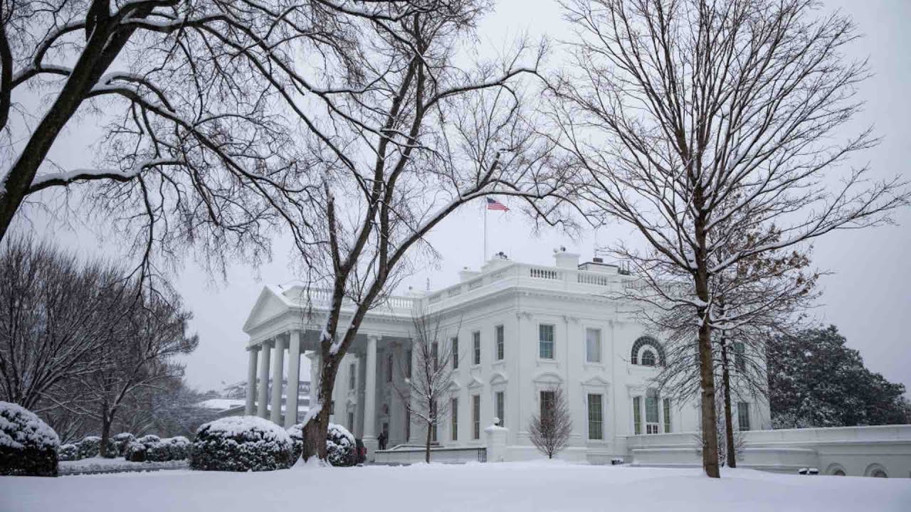 LIVE: A View of the US Capitol as a Snowstorm Bears Down on Washington ...