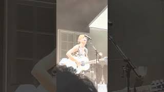 Taylor Swift - Anti-Hero (live premiere) in London