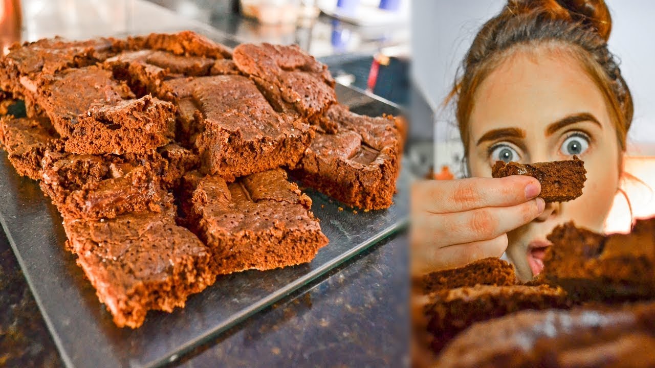 TENTEI FAZER BROWNIE E FICOU O MELHOR DO MUNDO - REBECCANACOZINHA