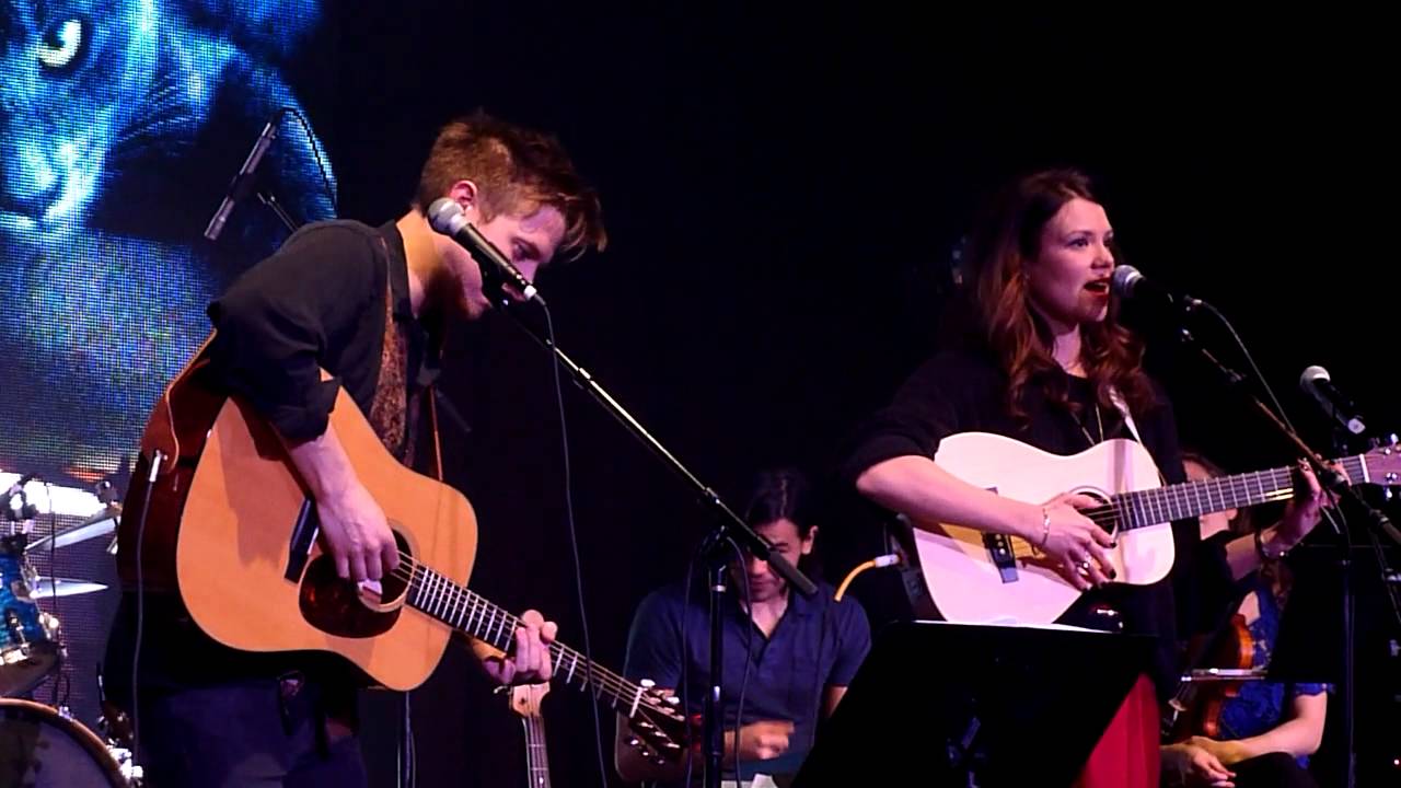 Arthur Darvill & Ines De Clercq- "Everybody Wants To Be a Cat" Live