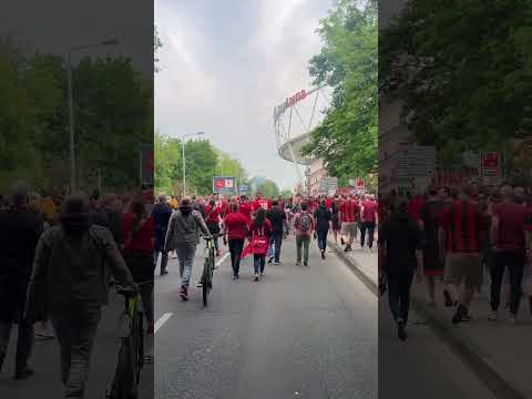Fanmarsch vor Bayer 04 Leverkusen vs. AS Rom 🚩