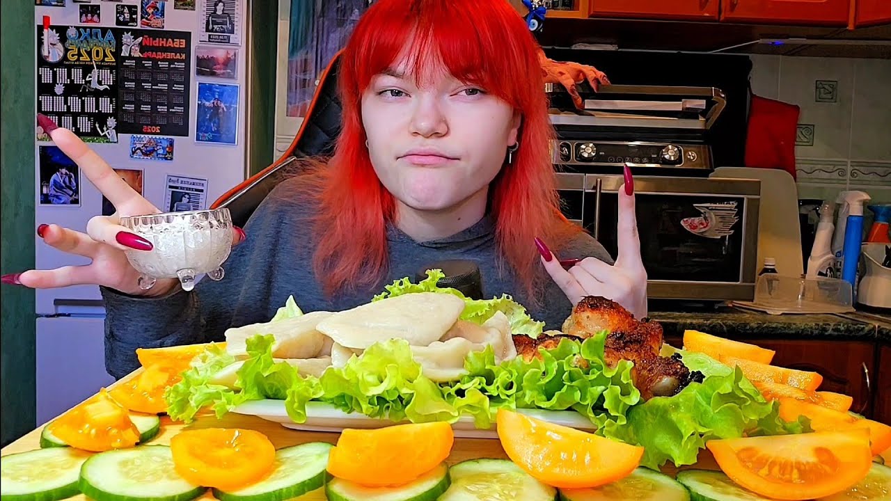 Мукбанг | Жареная курочка и Вареники с картошкой | Обжор Асмр