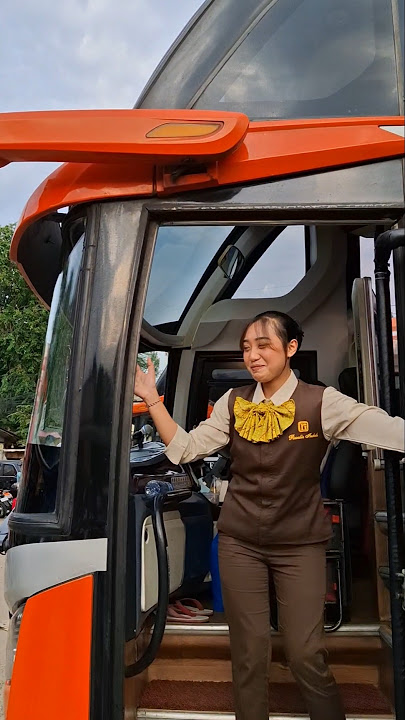 RAMAHNYA KAK SEPTIA DENGAN SENYUM CANTIKNYA😍 #pramugari #bus #rosaliaindah #viralvideo #shorts #fyp