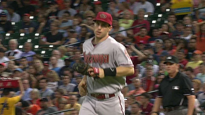 ARI@HOU: Goldy's foot stays on first for a nice grab