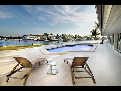 Tropical And Modern Waterfront Home In Coral Gables Florida Youtube