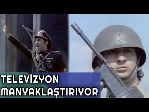 Hüsnü Televizyon İzledikçe Kendini Kaybeder - Televizyon Çocuğu (1975)