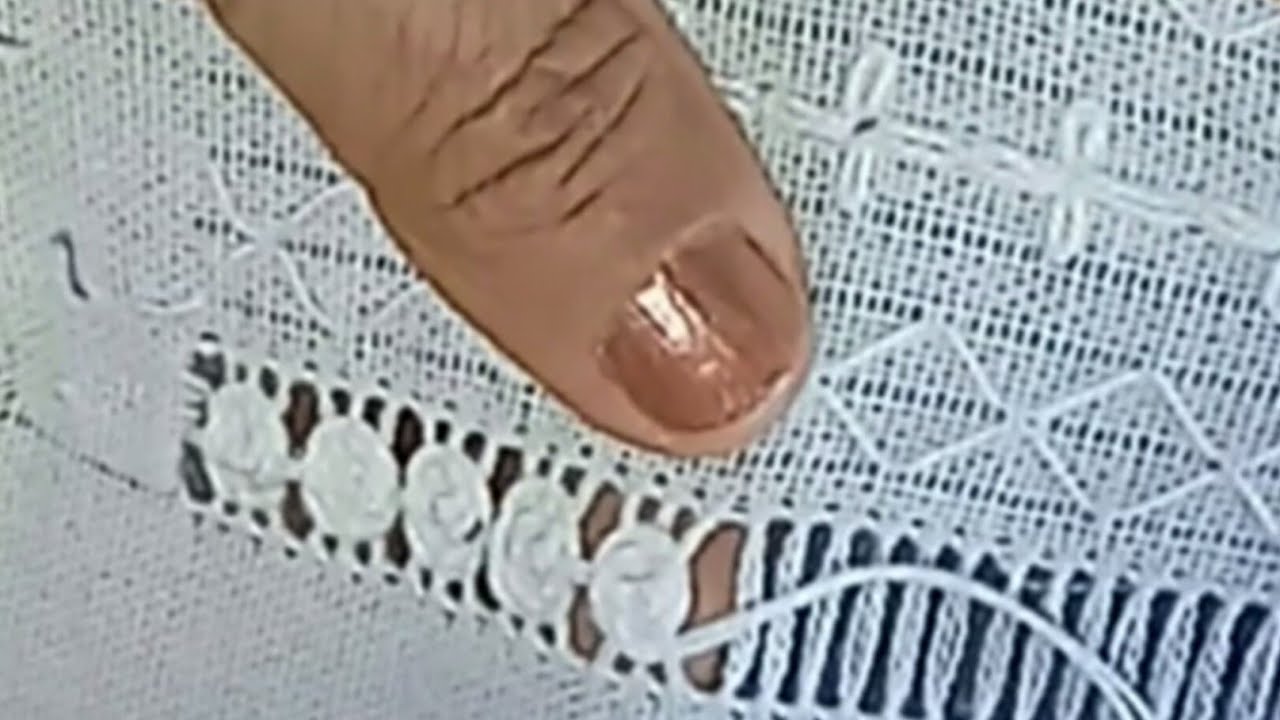 Pontos variados  bordado na sacaria desfiada