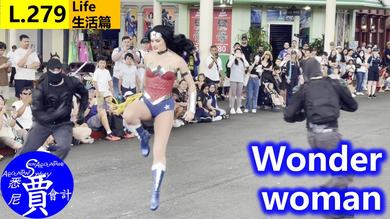 wonder-woman-show-warner-bros-movie-world-gold-coast-theme-park