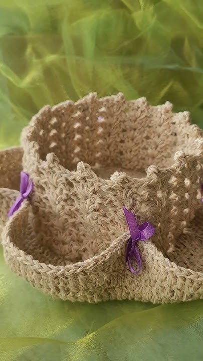 Пасхальная корзина для кулича и 6 яиц. #вязаниекрючком #вязание # ...