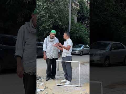 خدعة الباب السحري نزلت تحت الأرض والراجل من الصدمة فضل يصوت في الشارع والناس اتجم دت خدعه سحريه