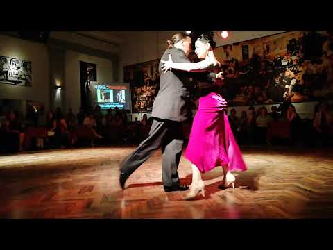 Luis Rodriguez & Elizabeth Knock - "Me Quede Mirandola"