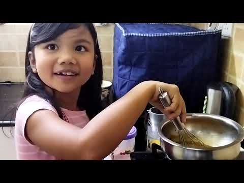 Video: Bagaimana Cara Memasak Epal Karamel Di Rumah?