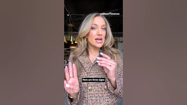 3️⃣ signs the labor market is slowing.