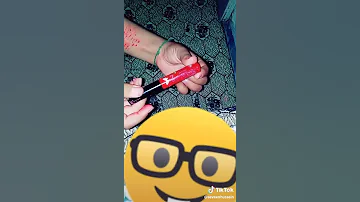 هههه احسن ما تجرح ايدها بالشفرة ويوجعوها هههه 