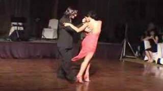 javier y geraldine bailan los mareados