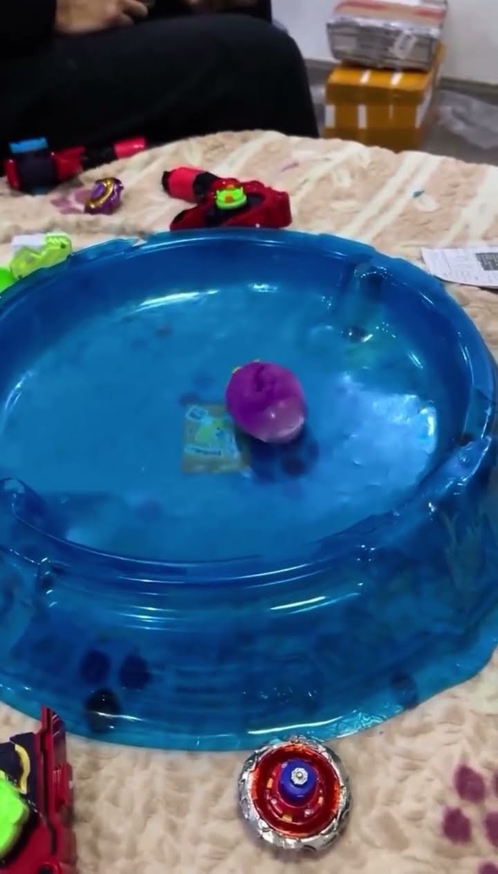 Beyblade vs Squishy Grape ? #hoodnews #beyblade #squishy #hobby #letitrip #viralvideo #versus #how