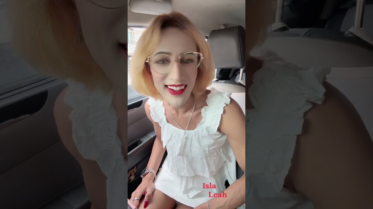 white top @islaleah-model