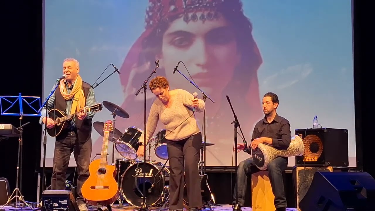 ⵉⵏⴰⵣⵓⵔⴻⵏ ⵊⴰⵎⴰⵍ ⵃⴰⵎⵉⴷ ⴸ ⵀⵉⵛⴰⵎ ⵓⵊⴰⵎⴰ. Inazuren Jamal Hamid d Hicham ujama.