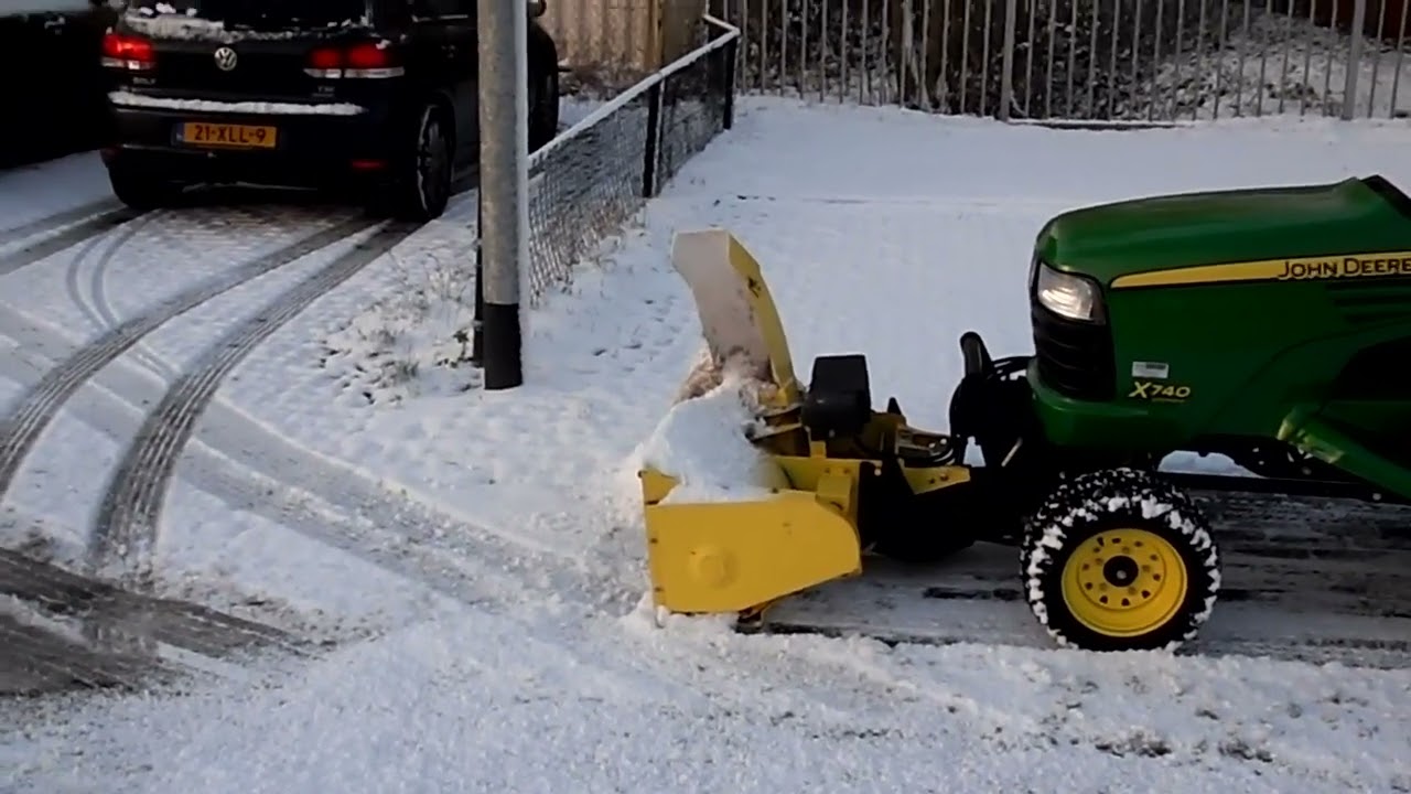 JOHN DEERE X740 met SNEEUWFREES | Noord Machines B.V.