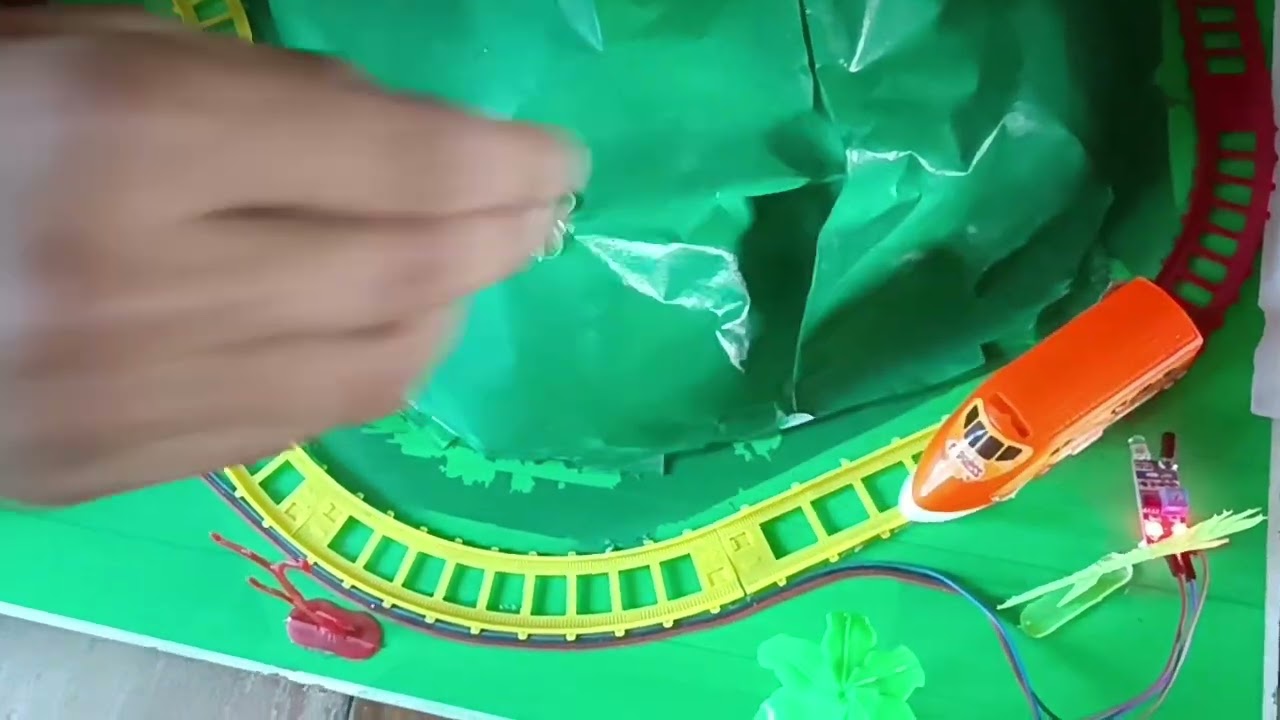 |How train signals and sensors works models|