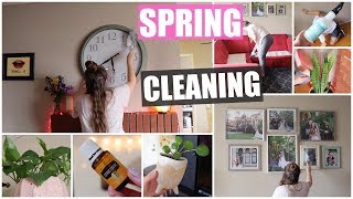 Spring Cleaning Part 2 : The Living Room