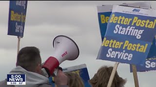 Postal workers protest staffing, working conditions