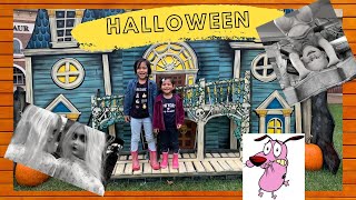 Spirit Halloween Store - Picking Out Costumes And Scary Halloween Decor