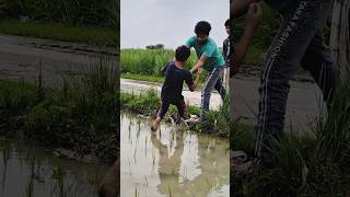 😂 बचाओ क्रिस! 🤣 ऐसी मुसीबत कि हँसी नहीं रुकेगी | #Comedy #FunnyVideo #BachaoChris #ComedyShorts