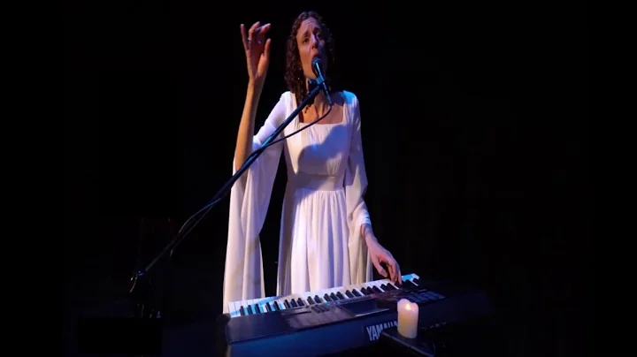 Minuit Chretien (O Holy Night) - Nicole Craig