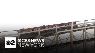 Cyclone roller coaster malfunctions at Coney Island