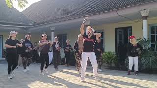 Zumba mantap choreo asyik DJ bojo biduan bersm group SS bugar x group joz jiz by Titin chy  💪🔥