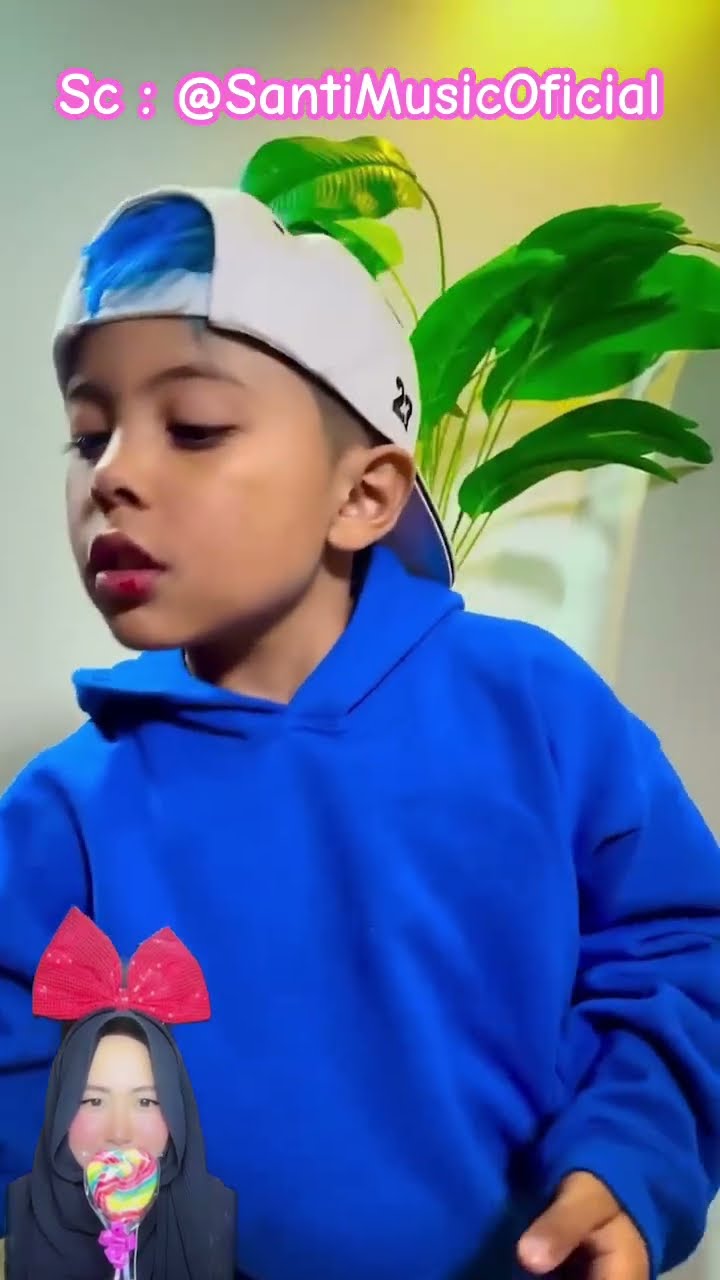KULIT DI BIBIR SANGAT MENGGANGGU aku gigit aja ⁉️ ehhh koq perih? @SantiMusicOficial #shorts #funny