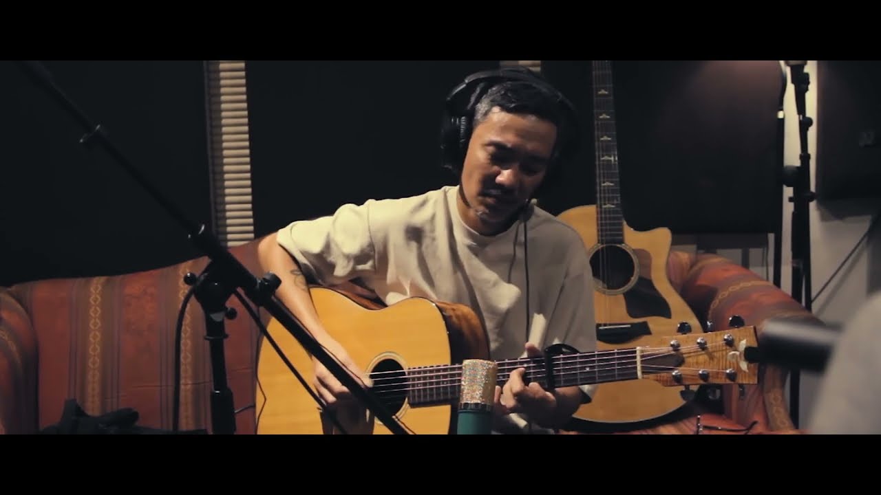 Chlara | Paolo Santos - Moonlight Over Paris (Music Video)