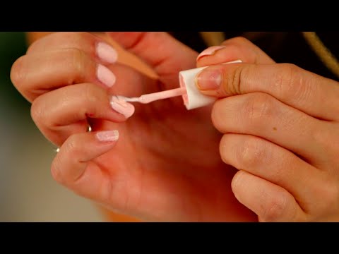 How to Make DIY Matte Nail Polish