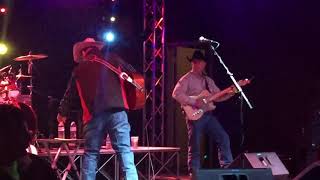 Daryle Singletary - "Is it cold in here" chords