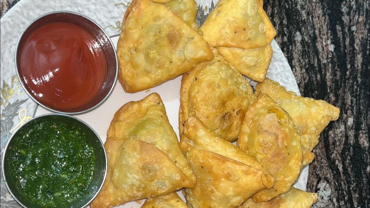 हलवाई जैसे खस्तेदार समोसे घर पर बनाने की आसान विधि।