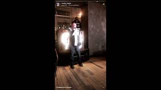 Коля Должанский выступает с песней, прямой эфир Instagram 05-03-2018