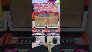 Rain and Forest playing Pokemon Mezastar. Can they capture ZEKROM? #pokemon #pokemonmezastar #twins