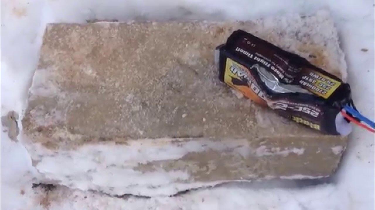 Взорванный аккумулятор автомобиля. Горение литий-ионных аккумуляторов. Аккумулятор от велосипеда взрывается. Взорвался аккумулятор на самсунге. Взорвался электровелосипед.