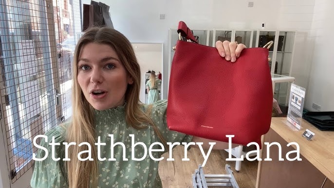 WHAT'S IN MY HANDBAG  STRATHBERRY LANA MIDI BUCKET BAG 