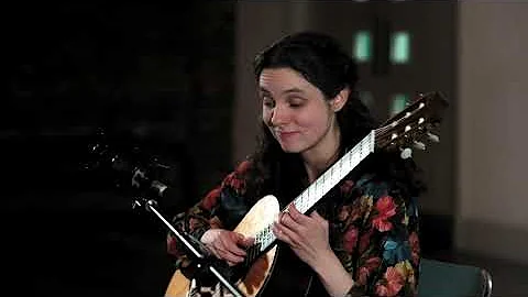Josephine Stephenson: Enero // Listenpony