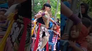 Fokus Bocil Jilbab Merah