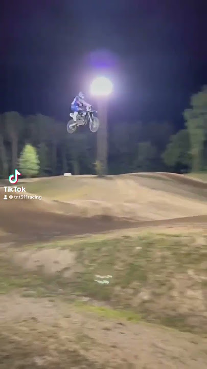 Finish line heel clicker at the end of the race #mx #dirtbike #mxracing #311 #racing #yamha
