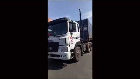 TN02258 - Cận cảnh Quy trình hạ Container tại Cảng của Vận Tải Tín Nghĩa