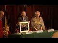 Remise d'un cadeau à Paul Halter - 2012-10