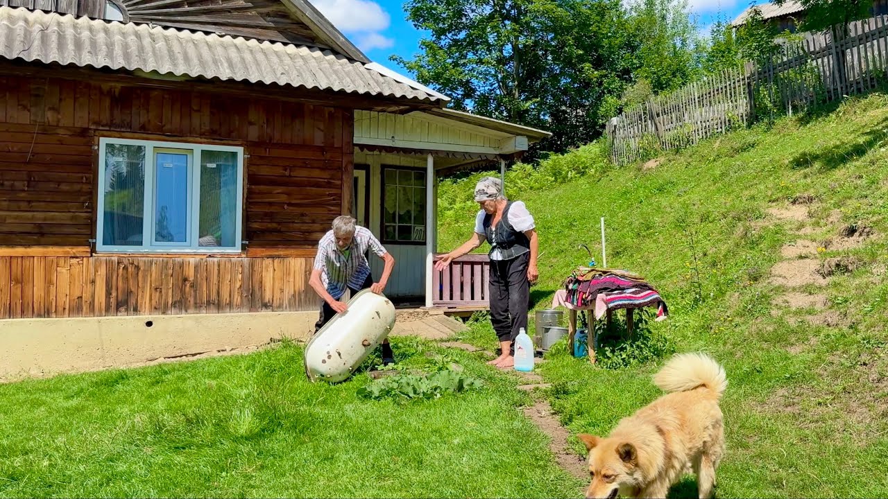 The touching story of the life of an elderly couple in a mountain village, far from civilization