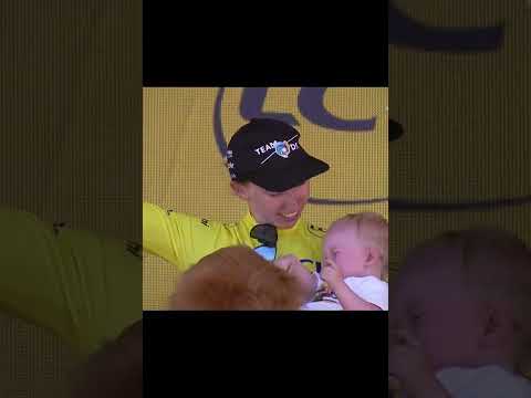 Quand bébé ne veut pas être sur le podium du Tour de France #shorts #tdf