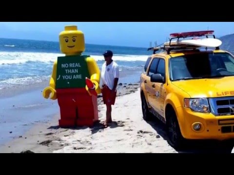 Vídeo: Hombre Gigante De Lego Encontrado Lavado En Una Playa - Matador Network